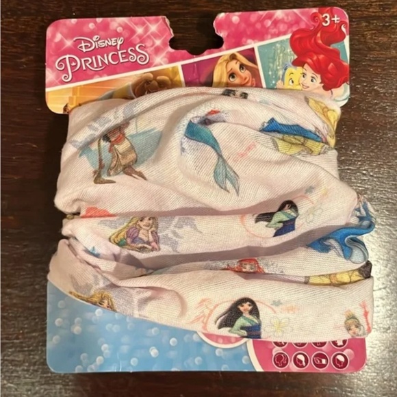 NEW Girls Disney Princess All-Over Print Lightweight Neck Gaiter Wrap - Picture 1 of 10